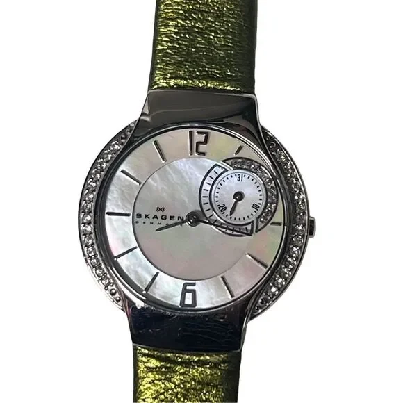 New Skagen Denmark Designer Ladies Wrist Watch Leather Metallic Green Band